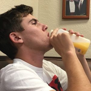 Meet your Posher, Diego